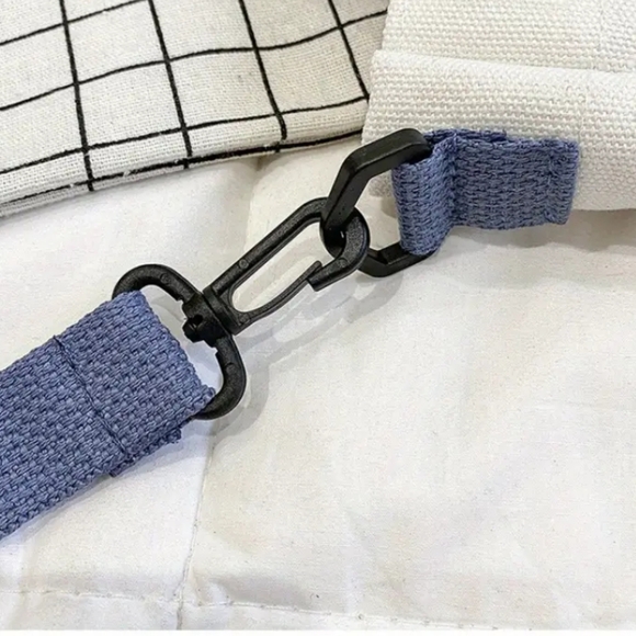 NEW Lilo & Stitch Themed Canvas Crossbody Bag - Picture 2 of 3